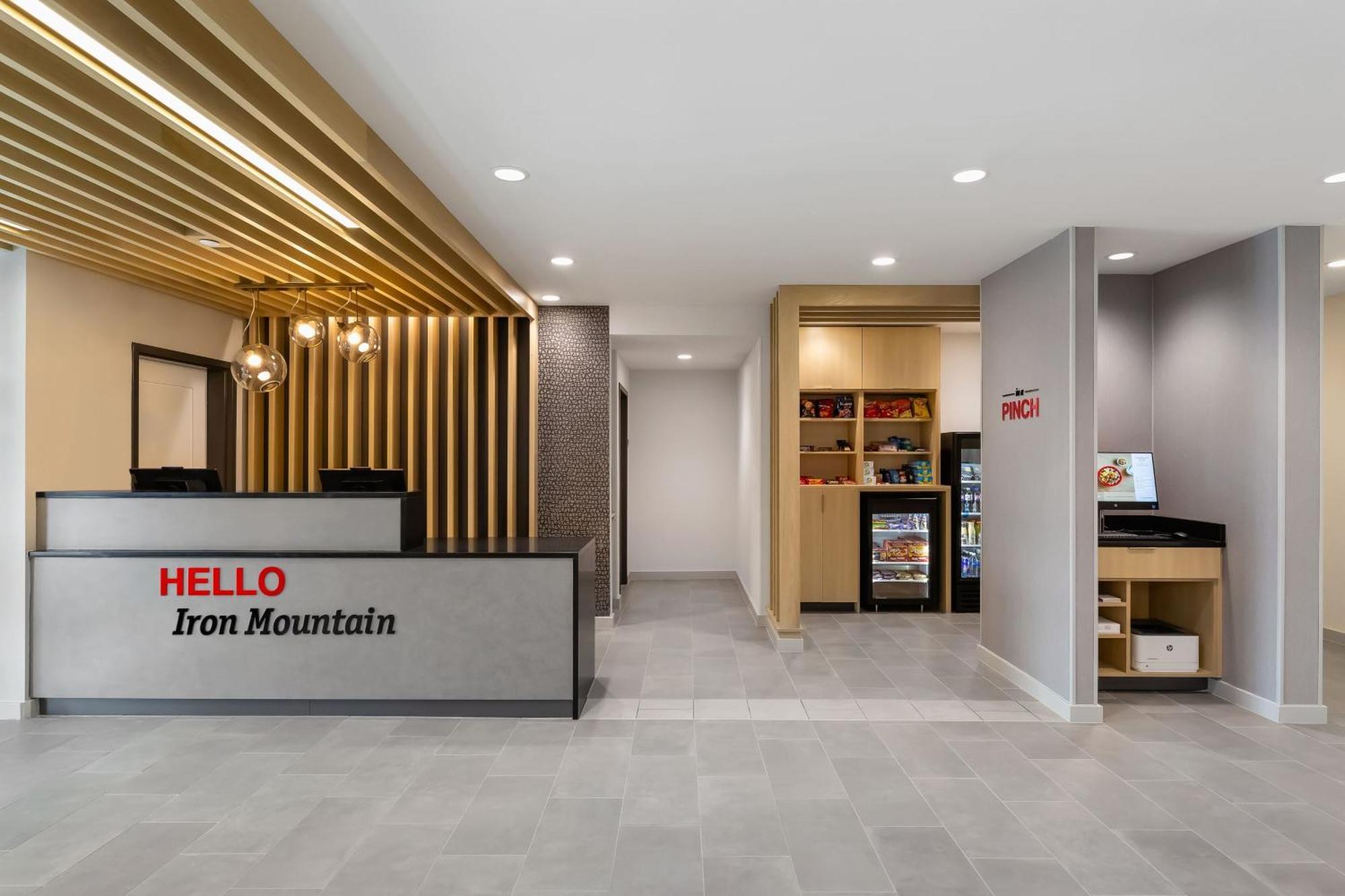 Towneplace Suites By Marriott Iron Mountain Esterno foto